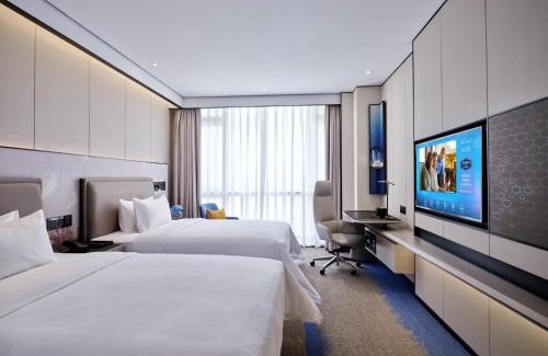 Longhua District Hotel | Hampton by Hilton Shenzhen North Station