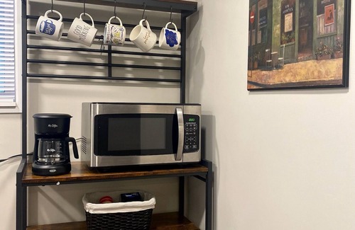 St. Louis Apartamento | Hampton Hideaway - Prime STL Location 1BR / 1BA