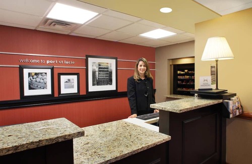 Port Saint Lucie Hotel | Hampton Inn & Suites Port St. Lucie West