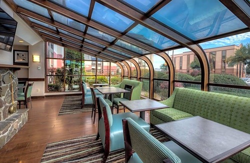 West Springfield Hotel | Hampton Inn West Springfield