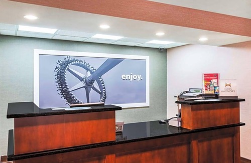 West Springfield Hotel | Hampton Inn West Springfield