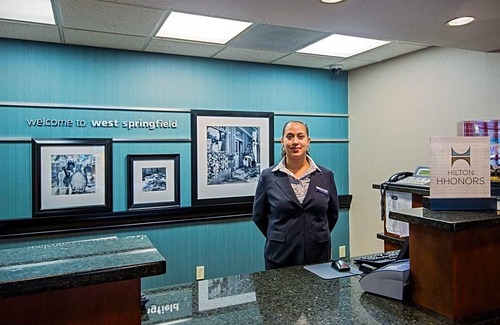 West Springfield Hotel | Hampton Inn West Springfield