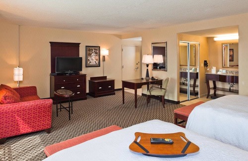 Downtown West Hotel | Hampton Inn Baltimore-Downtown-Convention Center 2 Queen Beds Studio Suite
