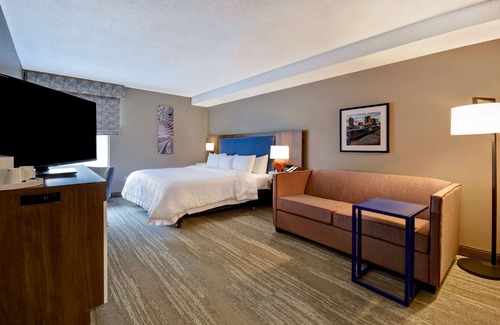 Crestline Heights Hotel | Hampton Inn Birmingham-Colonnade 280