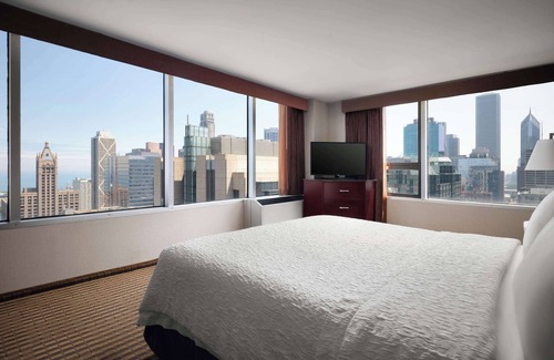 Streeterville Hotel | Hampton Inn Chicago Downtown/Magnificent Mile