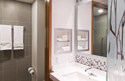 Paraíso Hotel | Hampton Inn & Suites by Hilton Paraiso