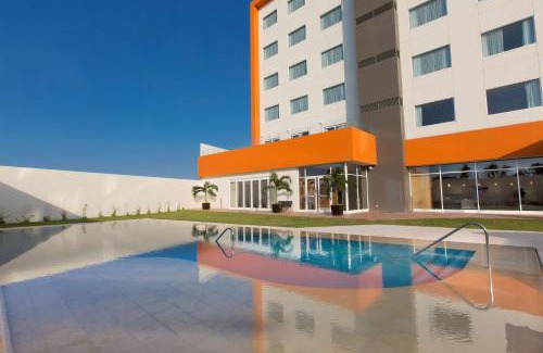 Paraíso Hotel | Hampton Inn & Suites by Hilton Paraiso