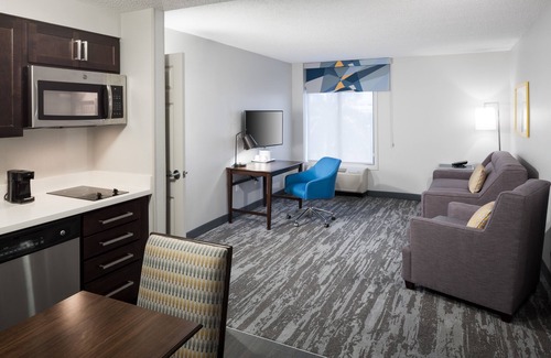 Doral Hotel | Hampton Inn & Suites by Hilton Miami-Doral/Dolphin Mall
