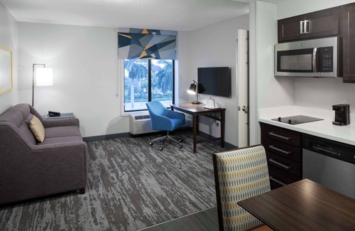 Doral Hotel | Hampton Inn & Suites by Hilton Miami-Doral/Dolphin Mall