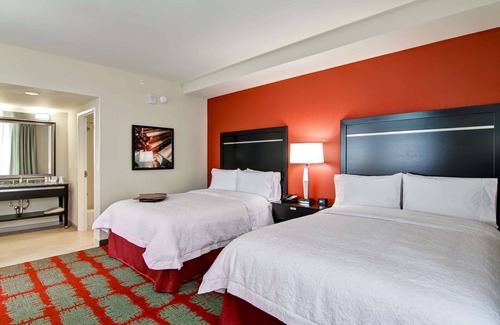 Central Business District Hotel | Hampton Inn & Suites Cincinnati-Downtown