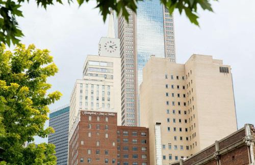 Downtown Dallas Hotel | Hampton Inn & Suites Dallas Downtown