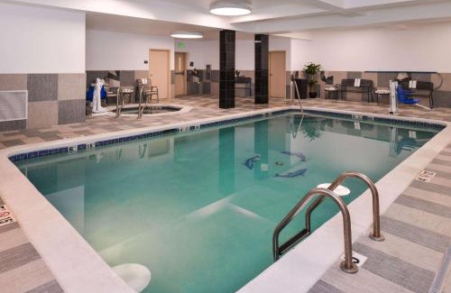 Highland Hotel | Hampton Inn & Suites Denver-Speer Boulevard