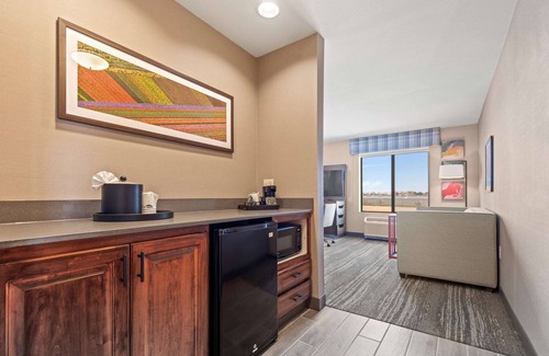 Greeley Hotel | Hampton Inn & Suites Greeley