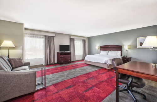 Madison Hotel | Hampton Inn & Suites Madison-West