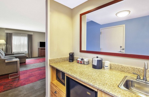 Madison Hotel | Hampton Inn & Suites Madison-West