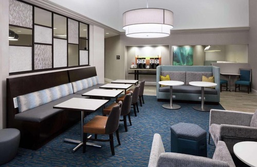 Doral Hotel | Hampton Inn & Suites Miami-Doral Dolphin Mall