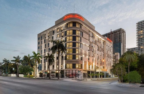 Midtown Hotel | Hampton Inn & Suites Miami Wynwood Design District, FL