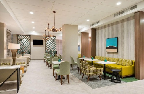 Midtown Hotel | Hampton Inn & Suites Miami Wynwood Design District, FL