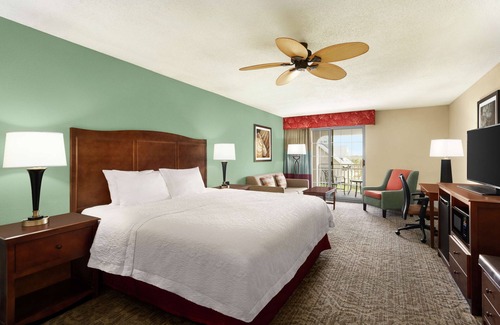 Pine Island Hotel | Hampton Inn & Suites Outer Banks/ Corolla