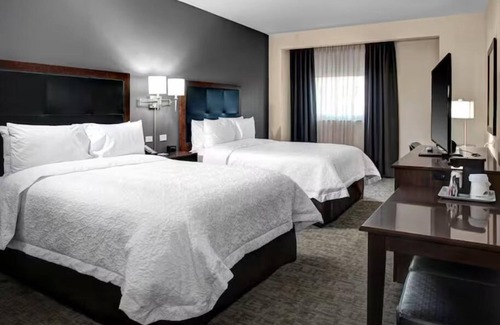 City Center Hotel | Hampton Inn & Suites Richmond - Downtown