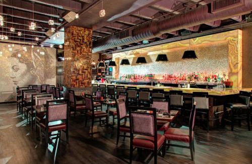 Downtown Richmond Hotel | Hampton Inn & Suites - Richmond - Downtown, VA