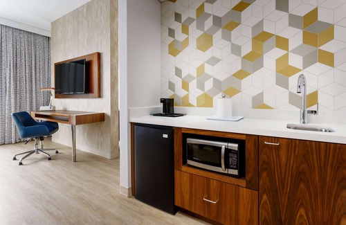 Downtown Hotel | Hampton Inn & Suites Santa Monica