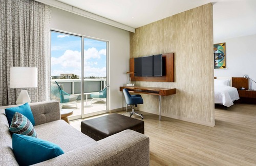 Downtown Hotel | Hampton Inn & Suites Santa Monica
