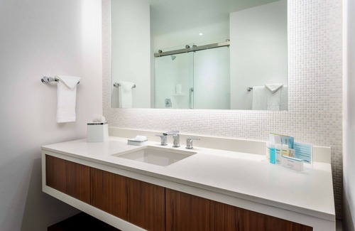 Downtown Hotel | Hampton Inn & Suites Santa Monica