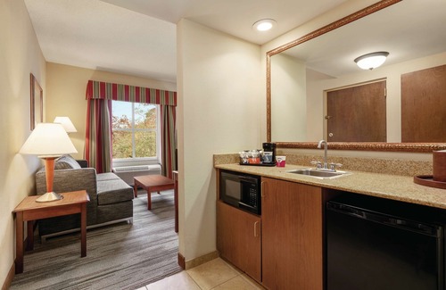 Williamsburg Hotel | Hampton Inn & Suites Williamsburg Historic District