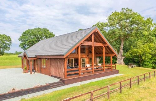 Ellesmere Casa | Hampton Lodge