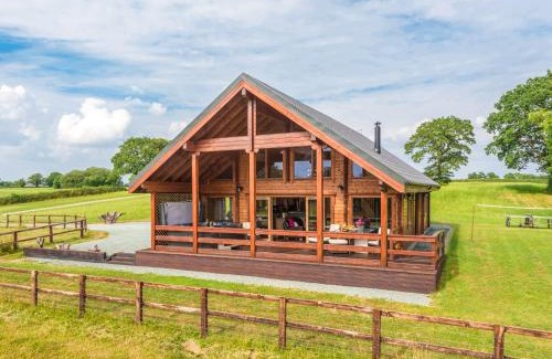 Ellesmere Casa | Hampton Lodge