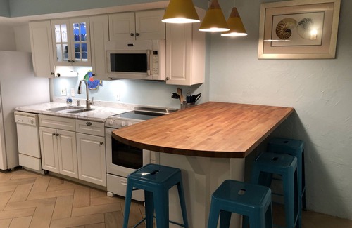 Hampton Condominio | Hampton North Beach Condo steps from beach