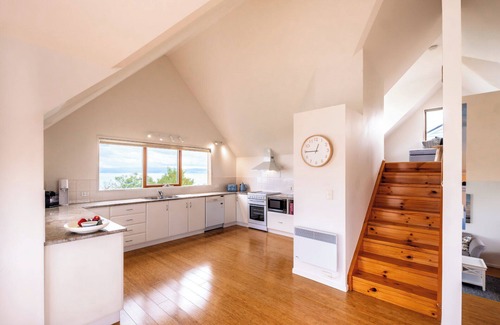 Coles Bay Casa | Hamptons Hideaway - Freycinet Holiday Houses