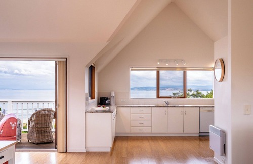 Coles Bay Casa | Hamptons Hideaway - Freycinet Holiday Houses