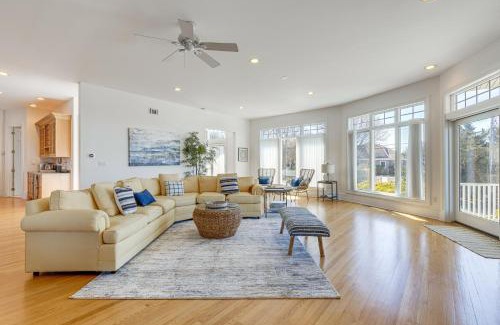 Shinnecock Hills Casa | Hamptons Home Near Beaches with Pool and Water Views!