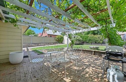 Bathurst Casa | Hamptons House - Scandi Heritage Charm