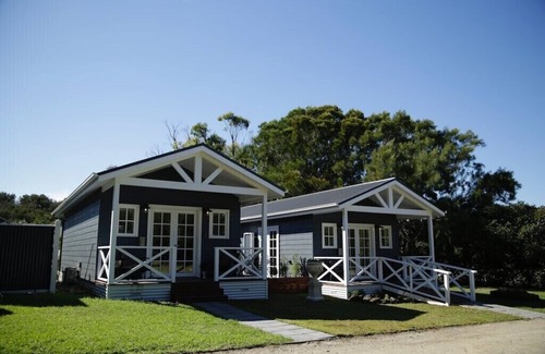 Rye Cabaña | Hamptons In Rye Blue Cottage 3Mins from Hot Springs