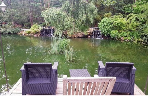 Leonards Apartamento | Hamptons Studio with private entrance, bathroom, BBQ & patio in gated estate.