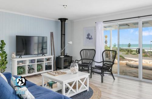 Middleton Casa | Hamptons Style Beachside Retreat with Ocean Views!