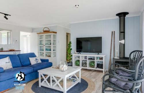 Middleton Casa | Hamptons Style Beachside Retreat with Ocean Views!