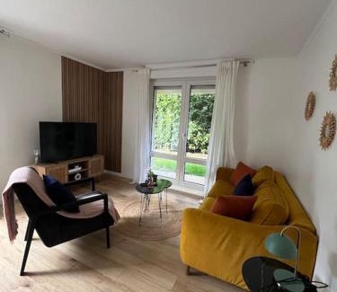 Montigny-le-Bretonneux Apartamento | Hana Home 4 personnes jardin privatif business&family