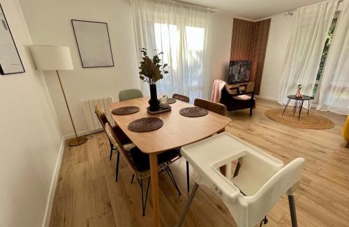 Montigny-le-Bretonneux Apartamento | Hana Home 4 personnes jardin privatif business&family