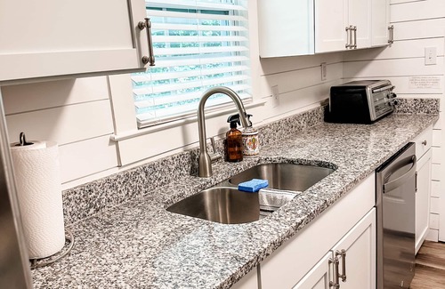 Hanahan Casa | Hanahan Hideaway :: Family-Friendly & Central :: Home away from home!