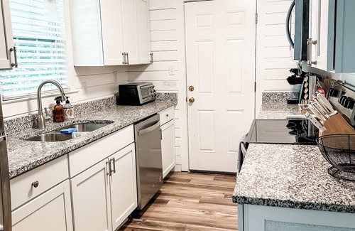 Hanahan Casa | Hanahan Hideaway :: Family-Friendly & Central :: Home away from home!