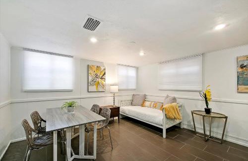 North End Casa | Hand House