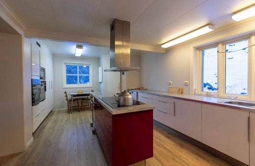 Sauda Cabina | Handeland Lodge I Surranded by raw nature along Norway's Scenic Tourist Road