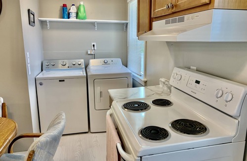 Port Clinton Casa | HANDICAP ACCESSIBLE 3BR HOME IN DOWNTOWN PC