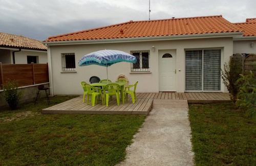 Leon Casa | Handicap-accessible cottage with private heated pool