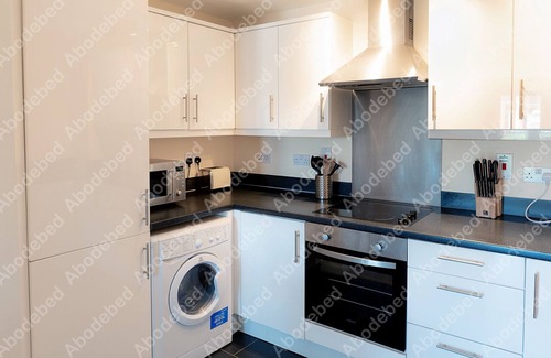 Hemel Hempstead Casa | Handleys Ct, Apt 57 Spacious 2 Bed/2 Bath Apartment in Town Centre Location