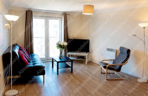 Hemel Hempstead Casa | Handleys Ct, Apt 57 Spacious 2 Bed/2 Bath Apartment in Town Centre Location